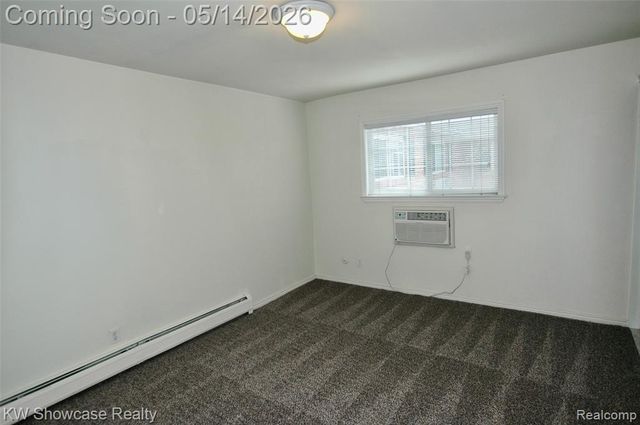 2440 Parmenter Boulevard 211, Royal Oak, MI 48073