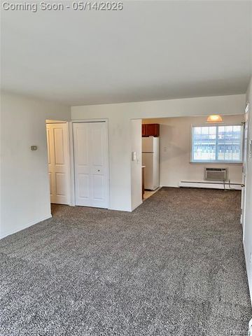 2440 Parmenter Boulevard 211, Royal Oak, MI 48073