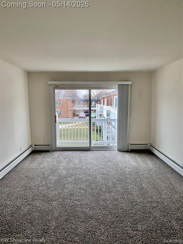 2440 Parmenter Boulevard 211, Royal Oak, MI 48073