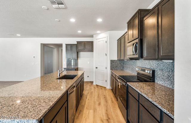 17604 W PASADENA Avenue, Litchfield Park, AZ 85340