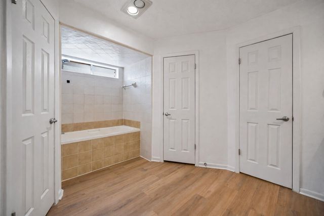 14907 Oak Bluff Court, Houston, TX 77070