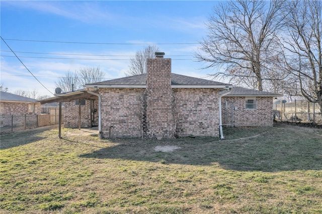 803 Gutensohn Road, Springdale, AR 72762