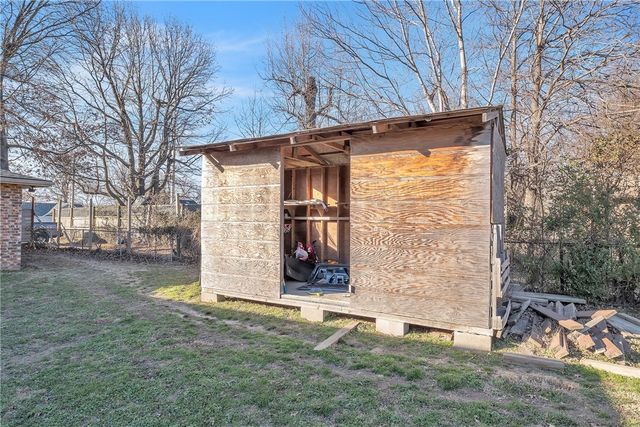 803 Gutensohn Road, Springdale, AR 72762