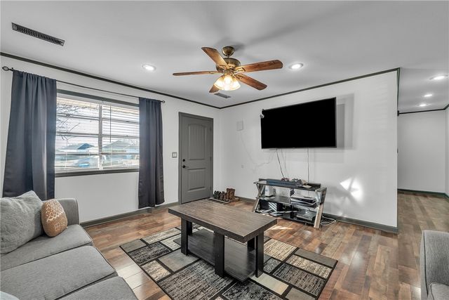 803 Gutensohn Road, Springdale, AR 72762