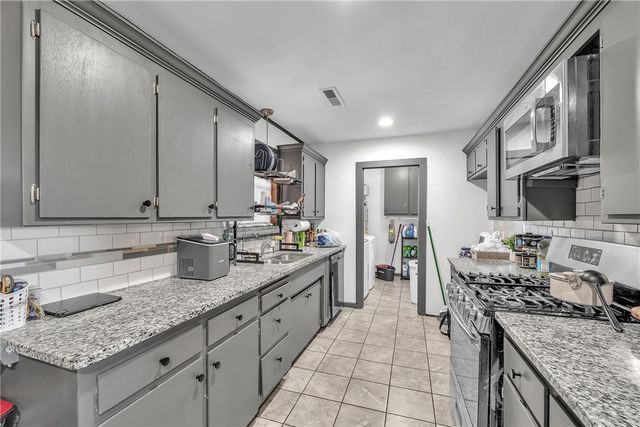 803 Gutensohn Road, Springdale, AR 72762