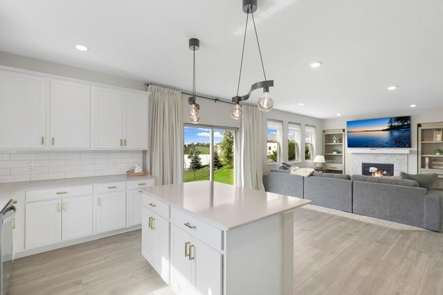 18203 Hideaway Trail, Lakeville, MN 55044