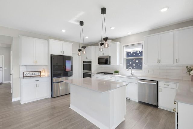 18203 Hideaway Trail, Lakeville, MN 55044