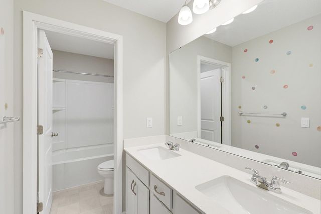 18203 Hideaway Trail, Lakeville, MN 55044