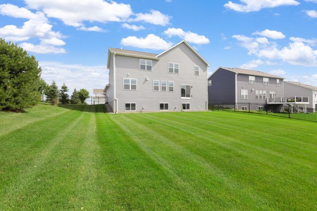 18203 Hideaway Trail, Lakeville, MN 55044