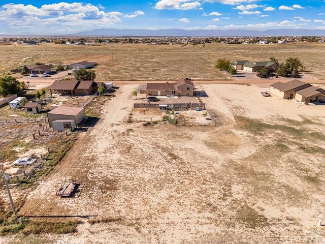 1337 E Kiva Dr, Pueblo West, CO 81007
