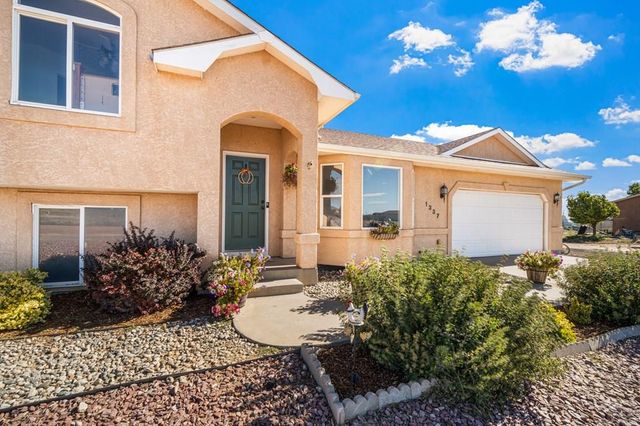 1337 E Kiva Dr, Pueblo West, CO 81007