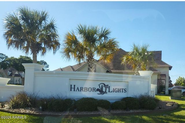303 Summerland Key Lane, Lafayette, LA 70508