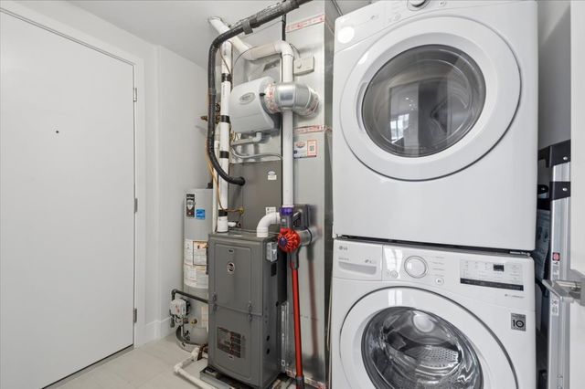 550 N Ogden Avenue 4N, Chicago, IL 60642