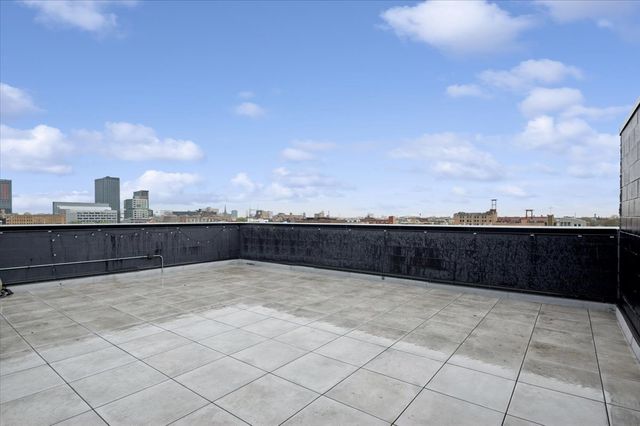 550 N Ogden Avenue 4N, Chicago, IL 60642