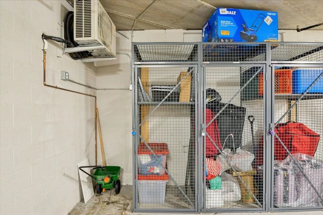 550 N Ogden Avenue 4N, Chicago, IL 60642