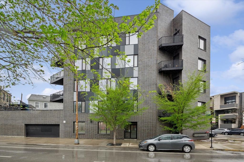 550 N Ogden Avenue 4N, Chicago, IL 60642