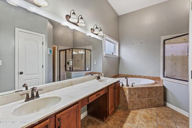13233 Baskins Cove, Olive Branch, MS 38654