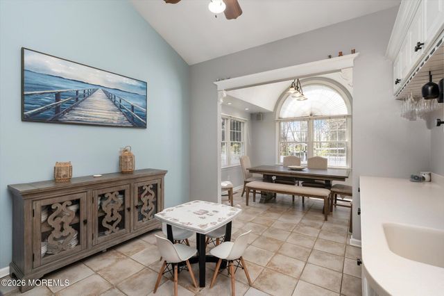 4 Twain Drive, Allentown, NJ 08501