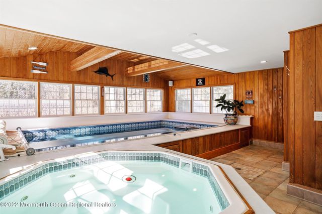 4 Twain Drive, Allentown, NJ 08501