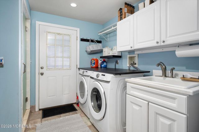 4 Twain Drive, Allentown, NJ 08501