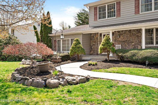 4 Twain Drive, Allentown, NJ 08501