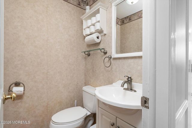 4 Twain Drive, Allentown, NJ 08501