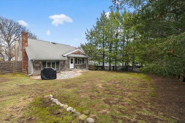 15 Norman St, Milton, MA 02186