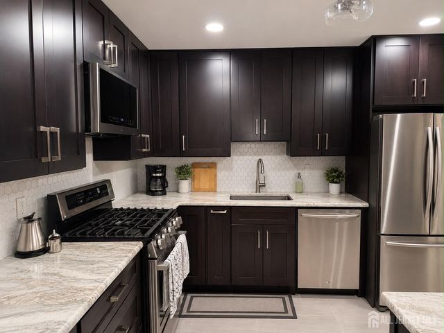 1805 Deerfield Drive, Edison, NJ 08820