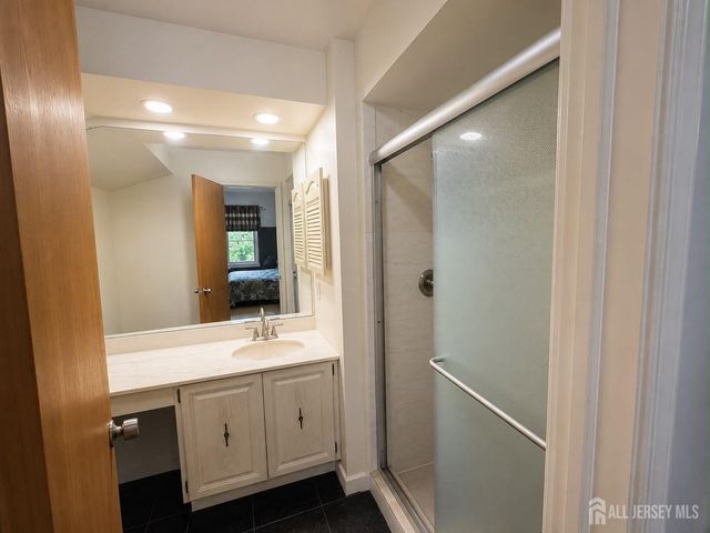 1805 Deerfield Drive, Edison, NJ 08820