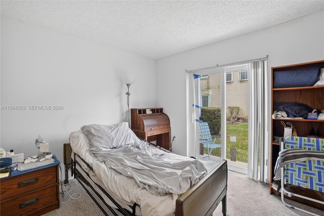 8670 NW 6th Ln 4-109, Miami, FL 33126