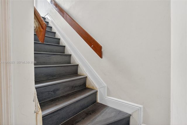 8670 NW 6th Ln 4-109, Miami, FL 33126