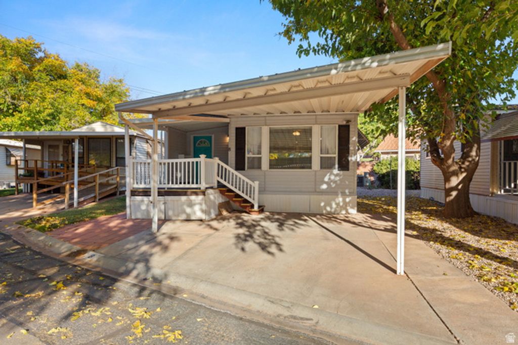 Image 1 of property listing at 180 N 1100 E #8, Washington, UT 84780