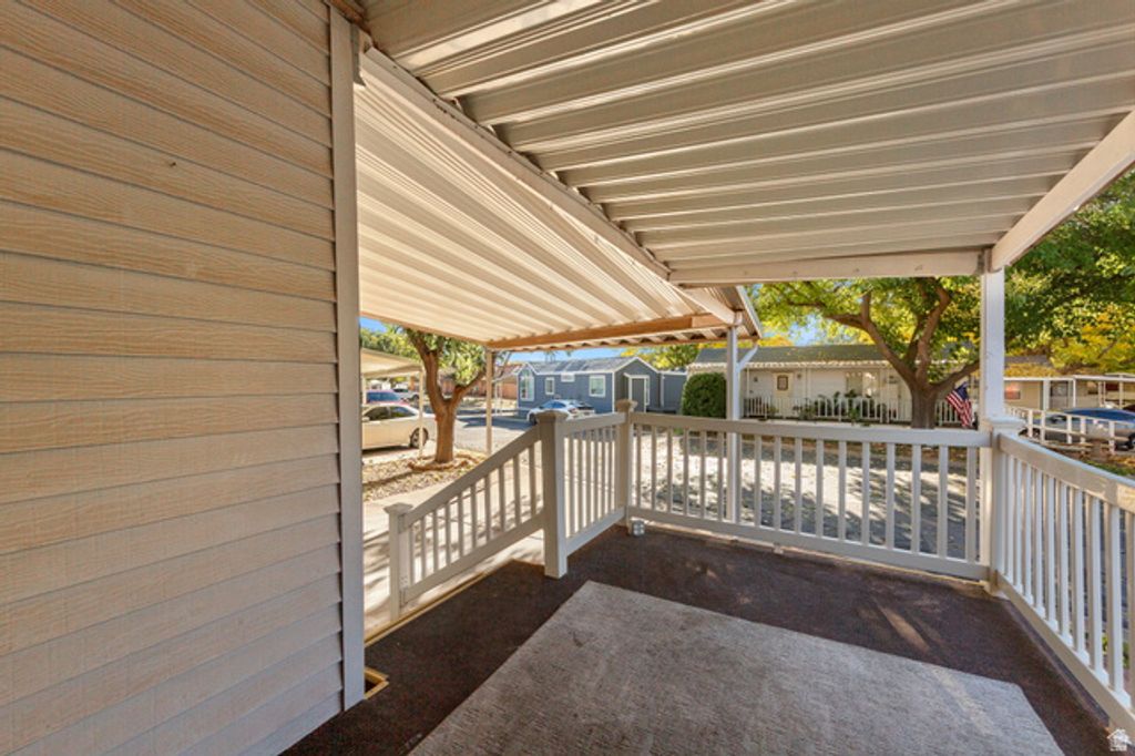 Image 20 of property listing at 180 N 1100 E #8, Washington, UT 84780