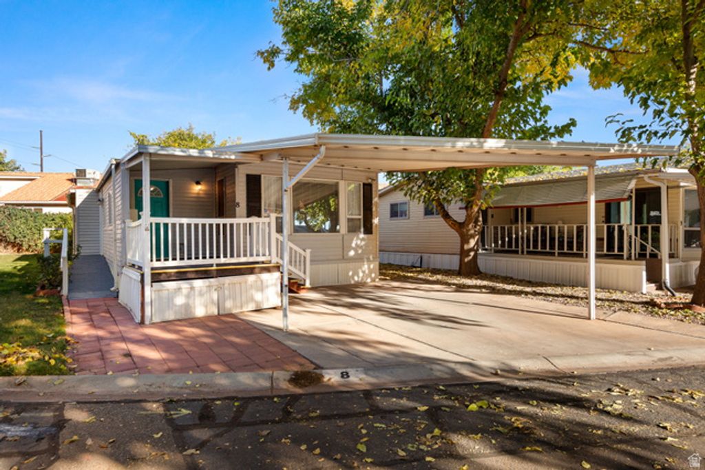Image 24 of property listing at 180 N 1100 E #8, Washington, UT 84780