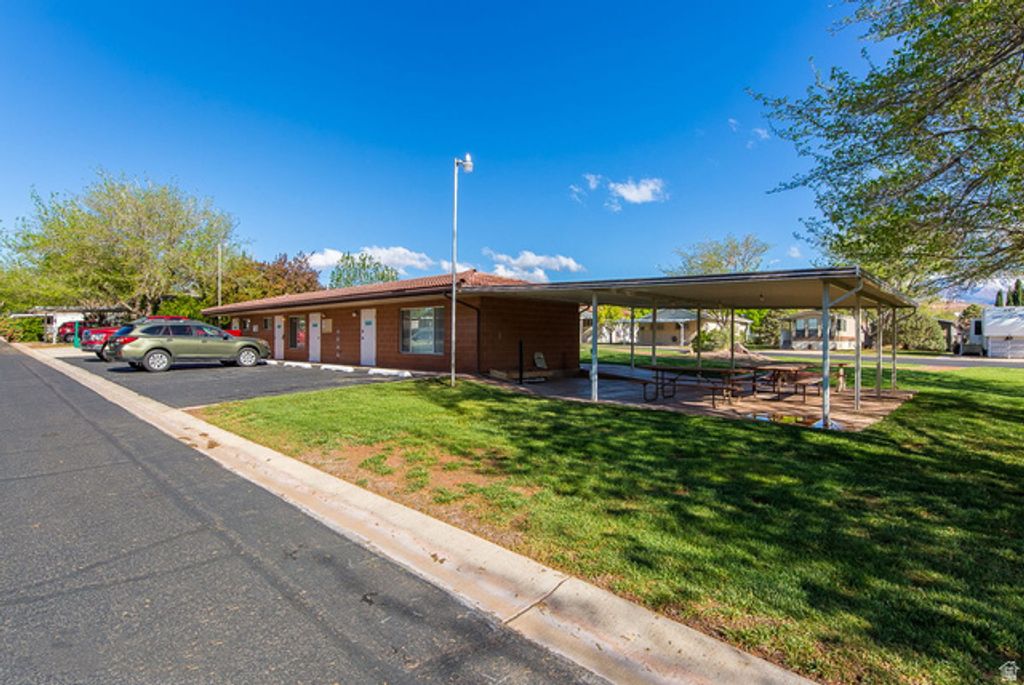 Image 39 of property listing at 180 N 1100 E #8, Washington, UT 84780