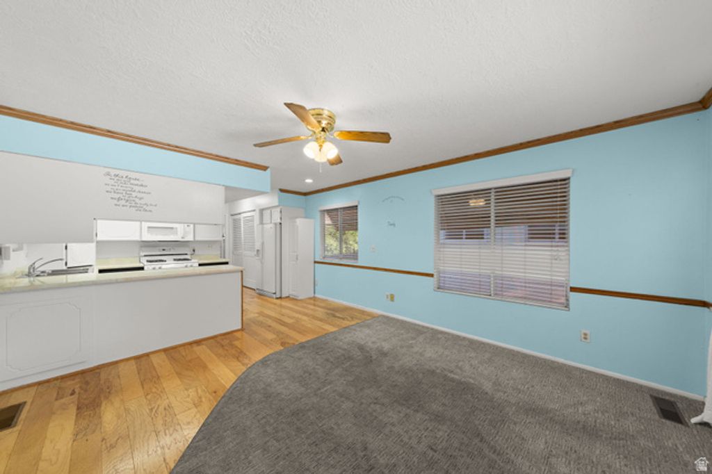 Image 5 of property listing at 180 N 1100 E #8, Washington, UT 84780