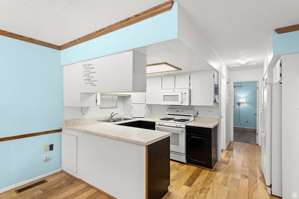 Image 7 of property listing at 180 N 1100 E #8, Washington, UT 84780