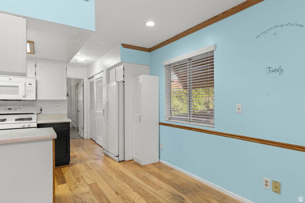 Image 9 of property listing at 180 N 1100 E #8, Washington, UT 84780