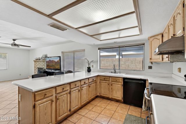 5834 W MESCAL Street, Glendale, AZ 85304