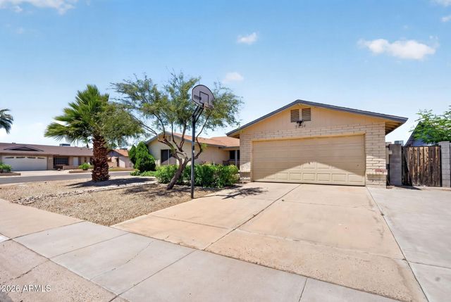 5834 W MESCAL Street, Glendale, AZ 85304