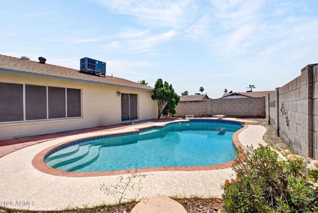 5834 W MESCAL Street, Glendale, AZ 85304