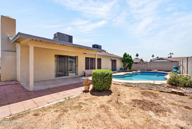 5834 W MESCAL Street, Glendale, AZ 85304