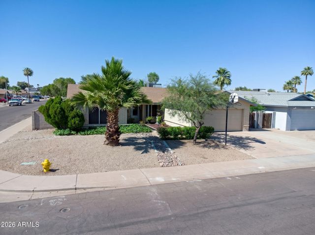 5834 W MESCAL Street, Glendale, AZ 85304