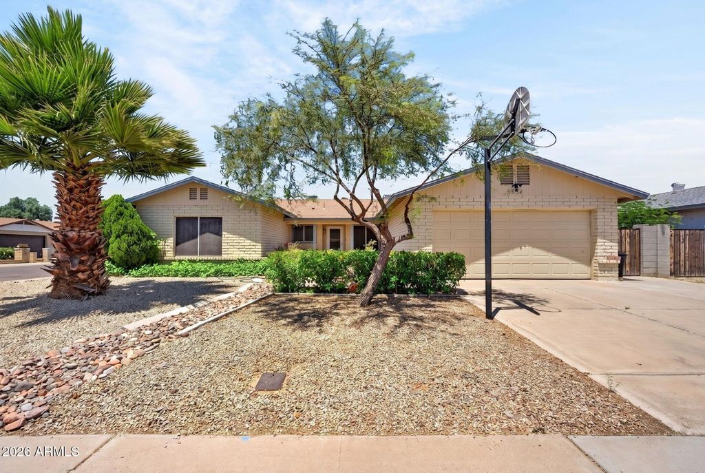 5834 W MESCAL Street, Glendale, AZ 85304