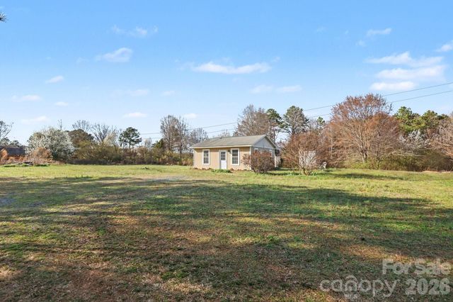 5647 Putuptoe Place, Norwood, NC 28128