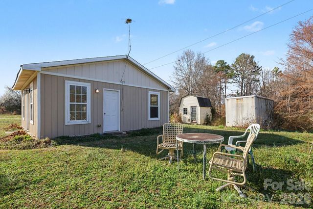 5647 Putuptoe Place, Norwood, NC 28128