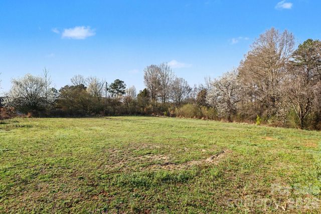 5647 Putuptoe Place, Norwood, NC 28128