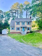 10700 Belvoir Rd, Chester, VA 23831