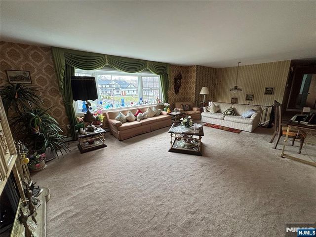 241 Prospect Avenue, Park Ridge, NJ 07656