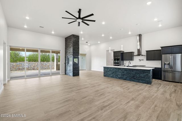 7557 Sussex Court, Las Cruces, NM 88007